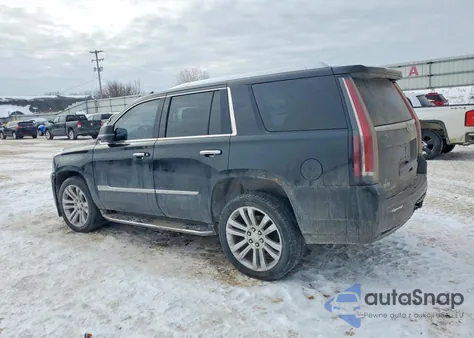 2015 Cadillac Escalade Luxury z USA, uszkodzony, nr VIN 1GYS4MKJ8FR677306